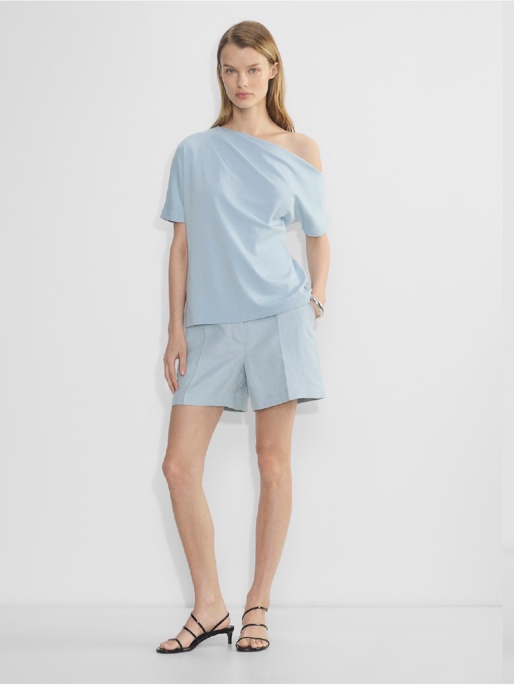 Aritzia The Limitless Short™ CruiseLinen™ — Light Blue | Size 8 | NWT